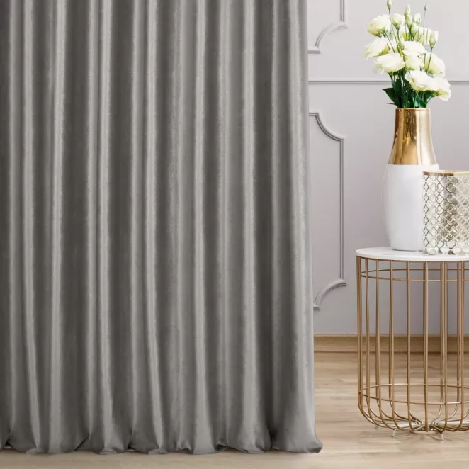 Zasłona szyta na taśmie 5 cm stalowo szampańska z tkaniny welwetowej z błyszczącym nadrukiem