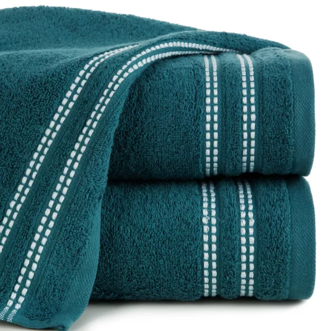 Ręcznik kąpielowy 50x90 cm bawełniany kolor turkusowy z subtelną bordiurą w paseczki 500 g/m2 ALLY