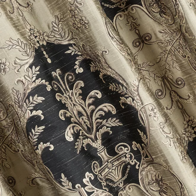 L57/2 Zasłona szyta na taśmie 5 cm BRANDON beżowo czarna z wyrazistym ornamentowym wzorem