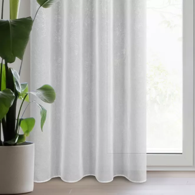 Firana biało, srebrzysta z lekkiej etaminy z nadrukiem kwiatowym 140x270 cm przelotka ANITA