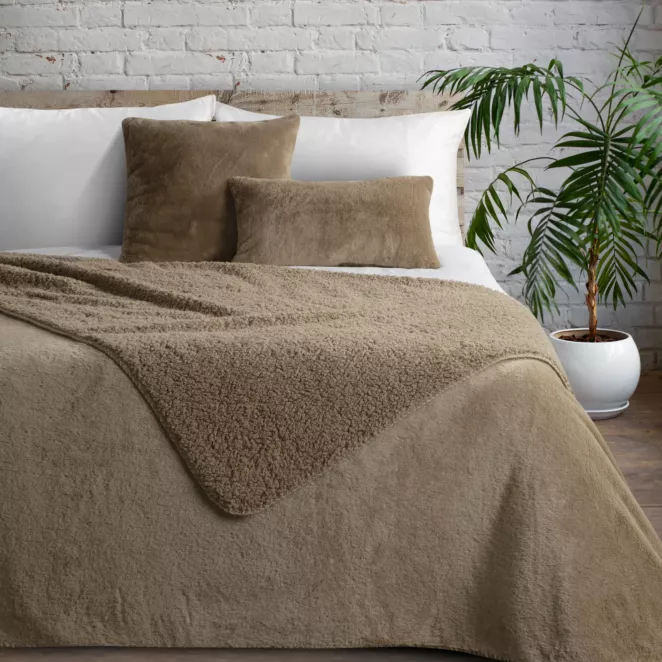 Narzuta dwustronna z przyjemnego futerka i tkaniny barankowej beżowa 170x210 cm NINA Eurofirany Premium