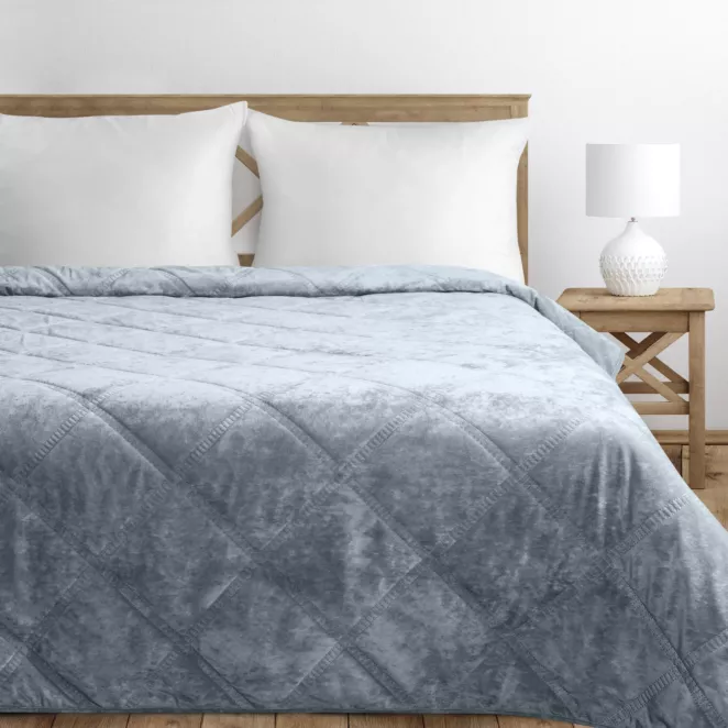 Narzuta welwetowa srebrna 170x210 cm zdobiona pikowaniem hot press w romby