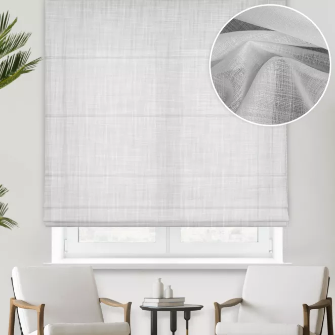 Roleta rzymska biała z gładkiej matowej etaminy o naturalnym splocie, wykończona obciążnikiem