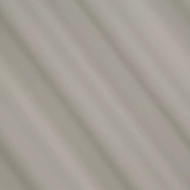 L148/7 Zasłona szyta na taśmie 5 cm jasnobeżowa z gładkiej tkaniny zaciemniającej typu dimout wykończona obciążnikiem