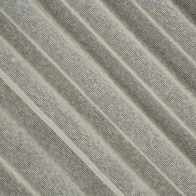 M201/7 Firana szyta na taśmie 5 cm kremowa siatka w stylu eko z efektem bukli wykończona obciążnikiem