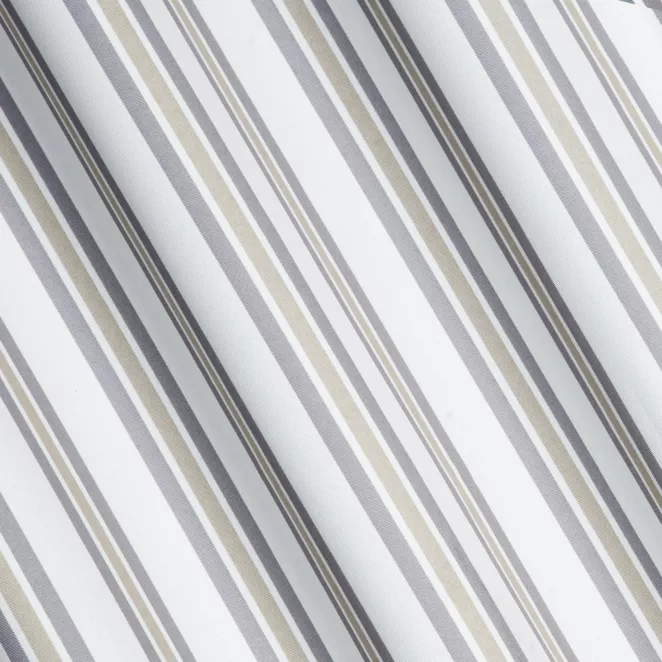 P253/2 Zasłona szyta na taśmie 5 cm kremowo grafitowa z tkaniny o naturalnym splocie z nadrukowanym wzorem w pasy