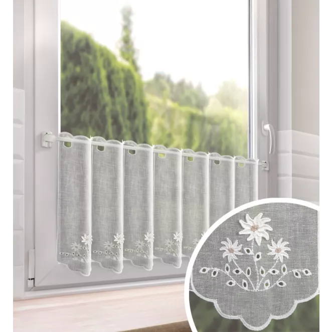 Tkanina firanowa zazdrostka zdobiona haftem w drobne kwiaty