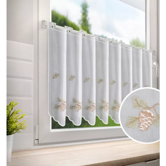 Tkanina firanowa zazdrostka zdobiona zimowym haftem