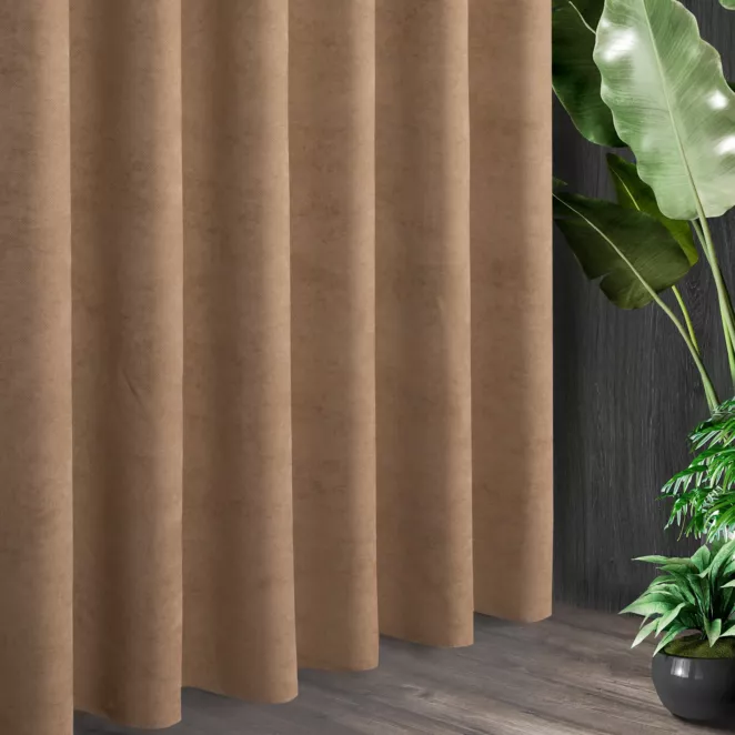 Tkanina zasłonowa o miękkiej, welurowej strukturze