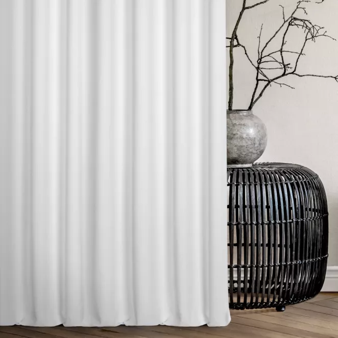 Zasłona szyta na taśmie 5 cm NADINE biała z miękkiej tkaniny o welurowej strukturze i wyraźnym splocie
