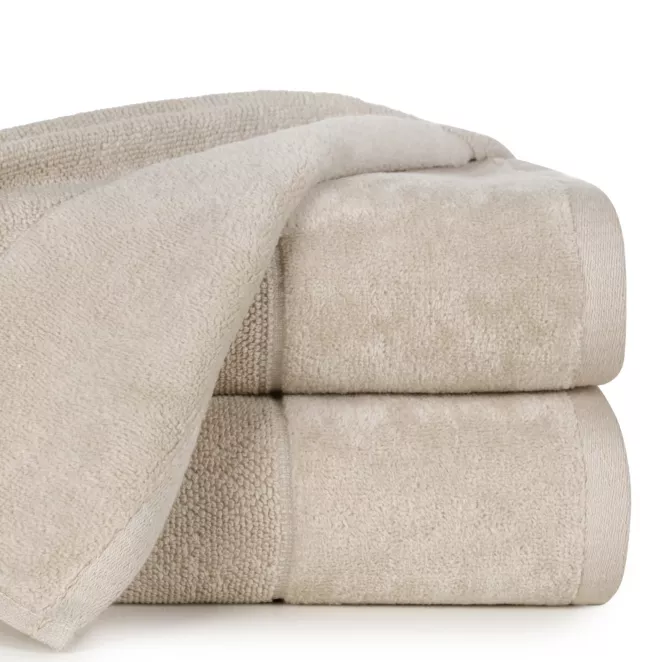Ręcznik kąpielowy 50x90 cm bawełniany kolor beżowy zdobiony welwetową bordiurą 500 g/m2 FERO
