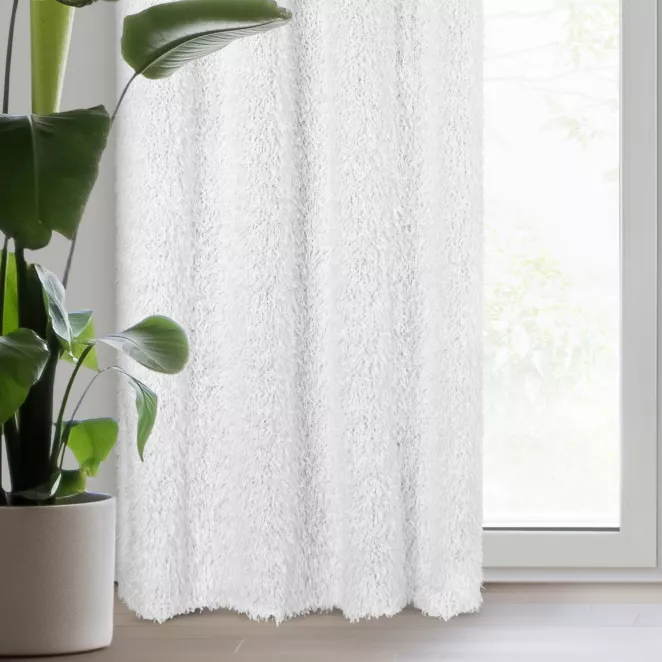 Zasłona biała zdobiona futerkiem 140x250 cm przelotka - MARION