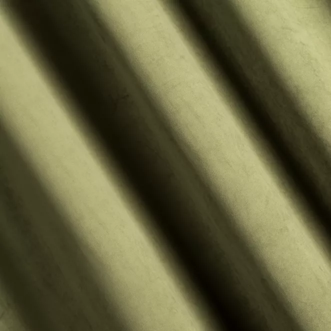 P206/58 Zasłona szyta na taśmie 5 cm ENYA ciemnooliwkowa z miękkiej półmatowej tkaniny welwetowej