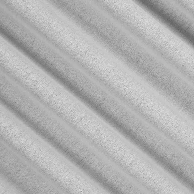 E8/4 Firana szyta na taśmie 5 cm jasnoszara z lekko połyskującej, luźnotkanej etaminy z efektem kreszowania, wykończona obciążnikiem