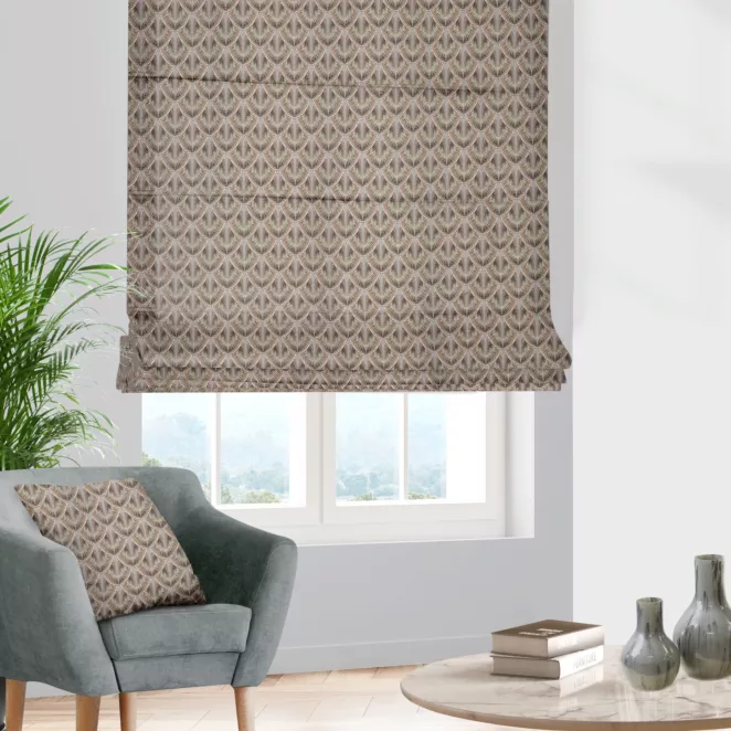 Roleta rzymska beżowo niebieska z miękkiej, lekko połyskującej tkaniny