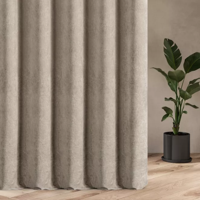 Zasłona szyta na taśmie 5 cm beżowa z tkaniny o szenilowej strukturze