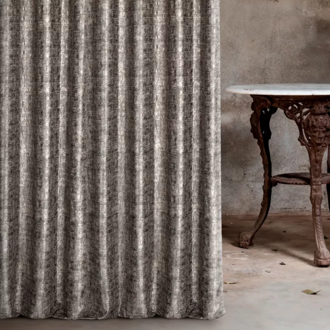 Zasłona szyta na taśmie 5 cm miedziana z ekskluzywnej tkaniny z delikatnym połyskiem