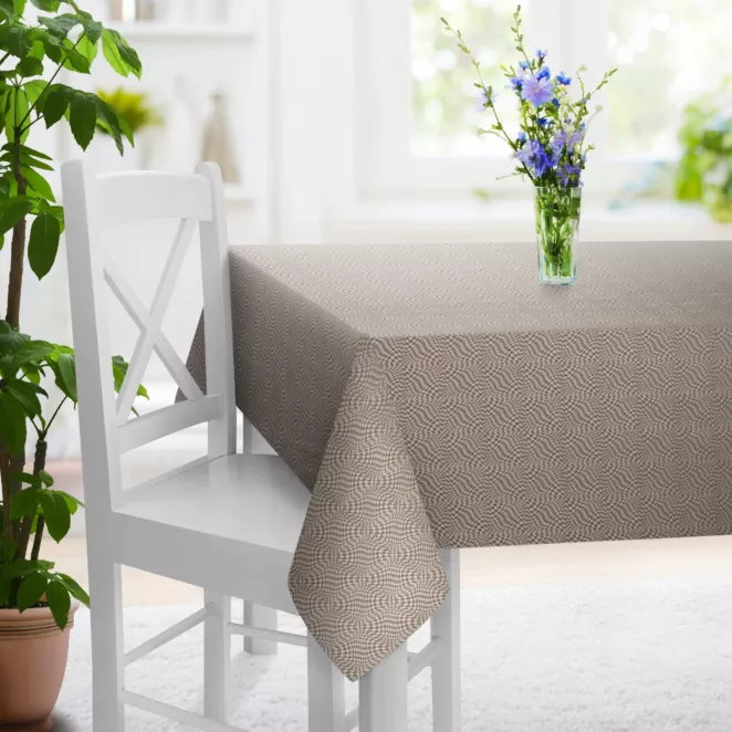 Obrus szyty srebrno złocisty z miękkiej tkaniny z delikatnym połyskiem i geometrycznym wzorem Pierre Cardin