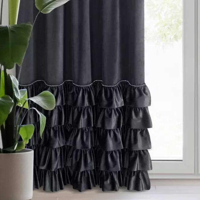 Zasłona czarna zdobiona falbanami i lśniącymi akcentami z welwetu 140x250 cm taśma CARLI