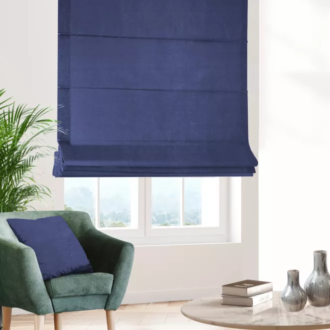 Roleta rzymska LUXOR granatowa z eleganckiej lśniącej tkaniny o drobnym splocie