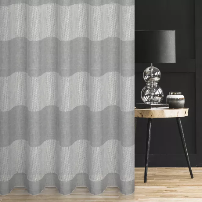 Firana szyta na taśmie 5 cm srebrna z matowej tkaniny przeszywana błyszczącą nicią