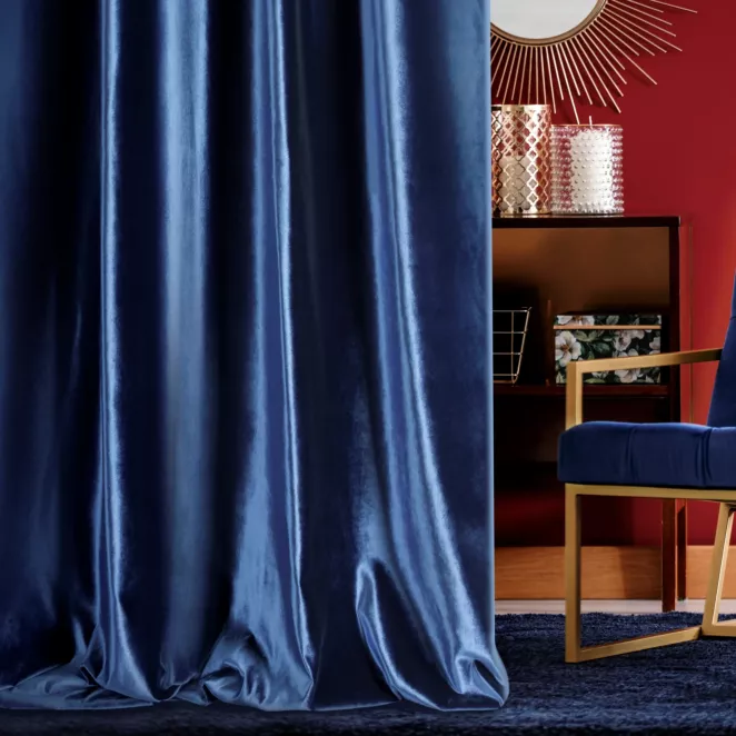 Zasłona szyta na taśmie 5 cm SAFARI ciemnoniebieska z miękkiej welwetowej tkaniny z połyskiem