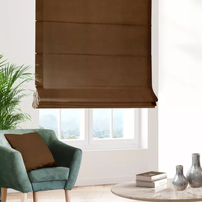 Roleta rzymska DORA - HIT ciemnobrązowa z miękkiej tkaniny o welurowej strukturze