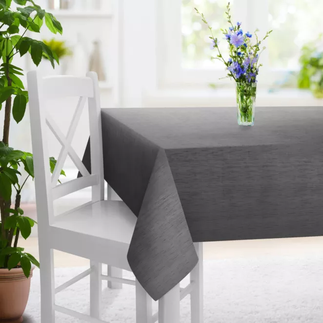 Obrus szyty grafitowy z tkaniny welwetowej w pionowe prążki, wykończona obciążnikiem