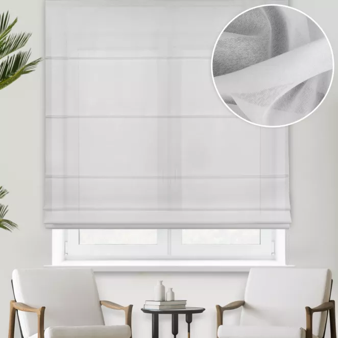 Roleta rzymska biała z cienkiej matowej etaminy, wykończona obciążnikiem