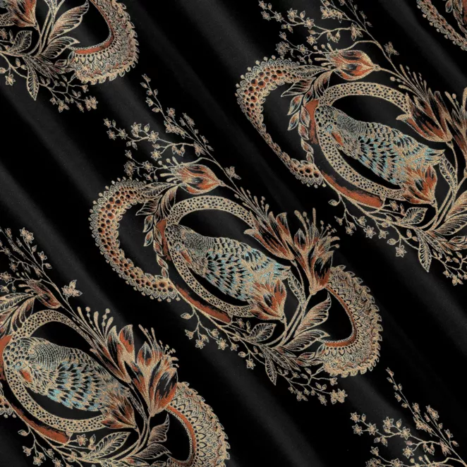 M211/3 Zasłona szyta na taśmie 5 cm czarno złota z tkaniny w elegancki orientalny wzór z błyszczącą nicią Italissima Eva Minge