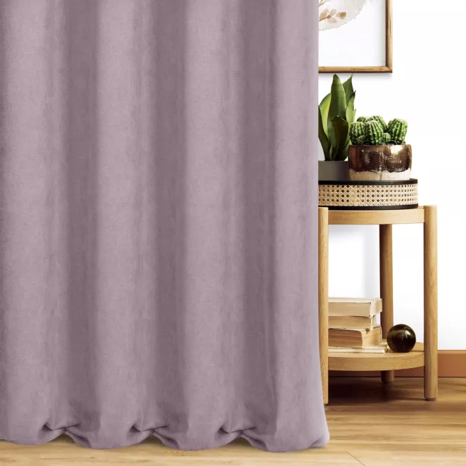 Zasłona szyta na taśmie 5 cm wrzosowa z miękkiej tkaniny o welurowej strukturze