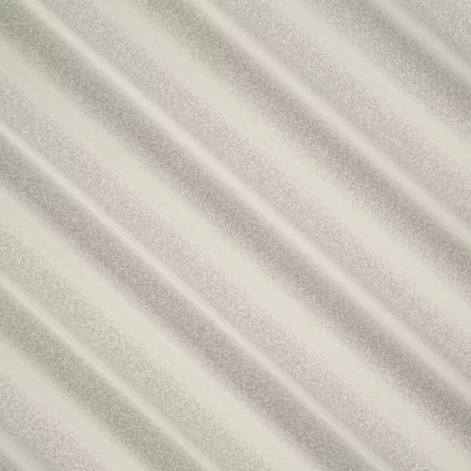 R217/6 Firana szyta na taśmie 5 cm kremowa z delikatnej połyskującej tkaniny o strukturze deszczyku wykończonej obciążnikiem