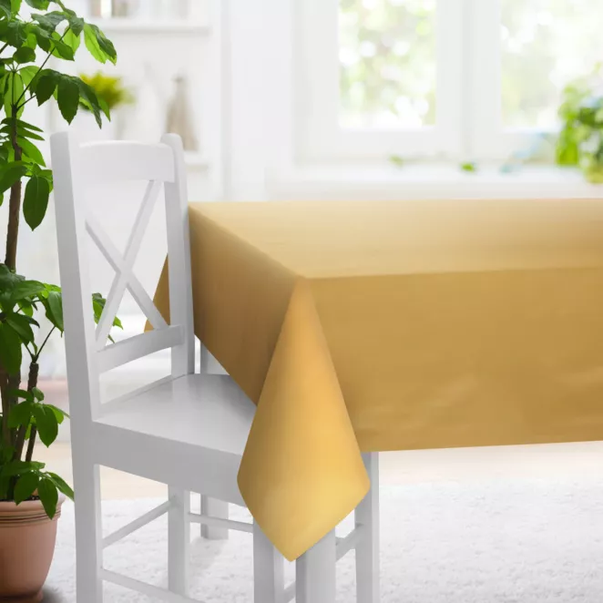 Obrus szyty złocisty z jednokolorowej gładkiej tkaniny