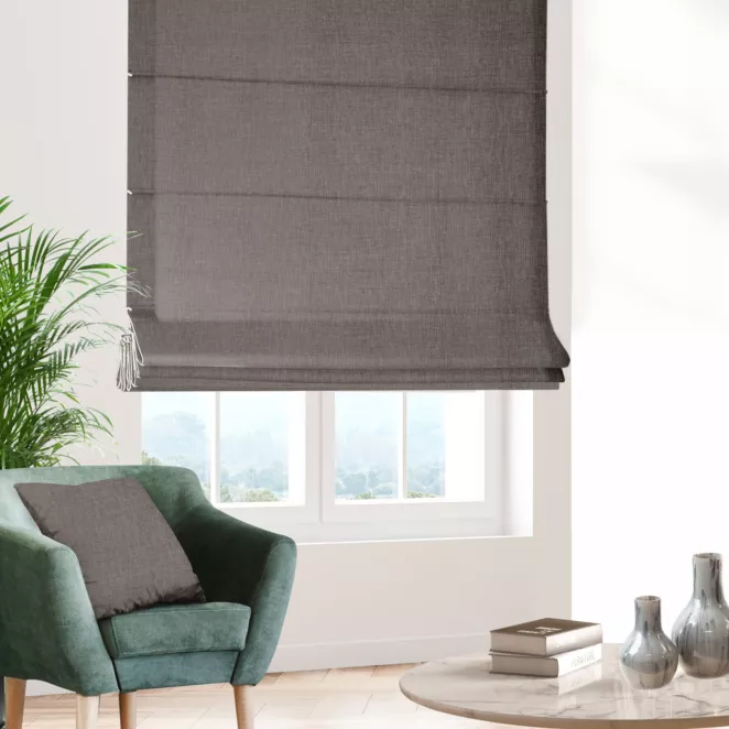 Roleta rzymska brązowa z szenilowej tkaniny z dodatkiem połyskującej nici