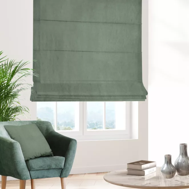 Roleta rzymska miętowa z miękkiej półmatowej tkaniny welwetowej