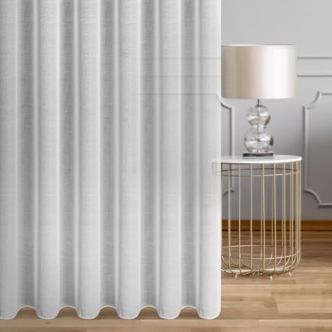 Firana szyta na taśmie 5 cm biała z tkaniny o naturalnym splocie, typu ETAMINA, wykończonej obciążnikiem