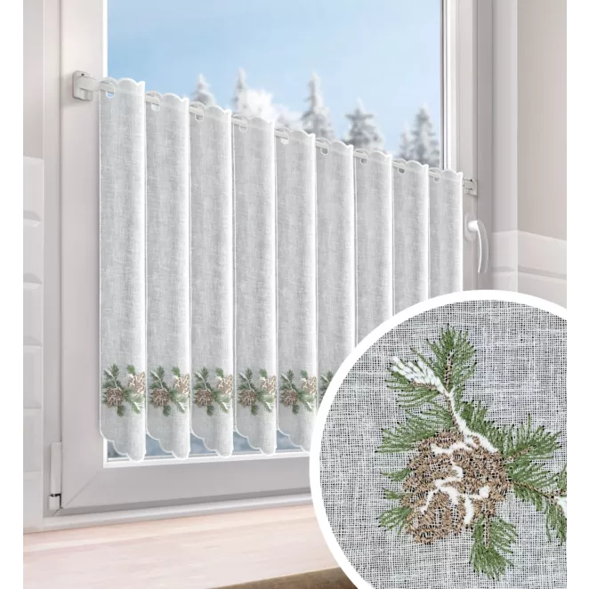 Tkanina firanowa zazdrostka z etaminy zdobiona świątecznym haftem z akcentem zimowym