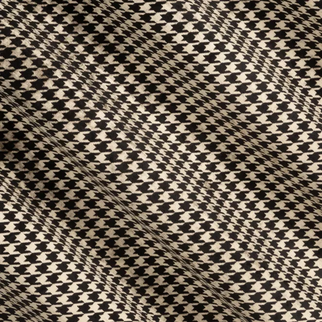 M305/4 Zasłona szyta na taśmie 5 cm czarno złota z welwetowej tkaniny obiciowej w elegancki wzór, w stylu glamour Italissima Eva Minge