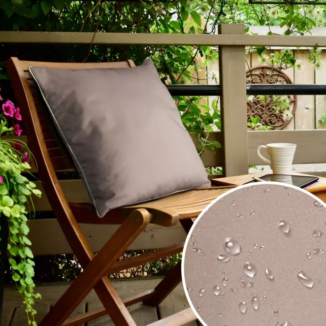 Poszewka na poduszkę 45x45 cm z tkaniny wodoodpornej brązowa idealna na taras oraz balkon GARDEN