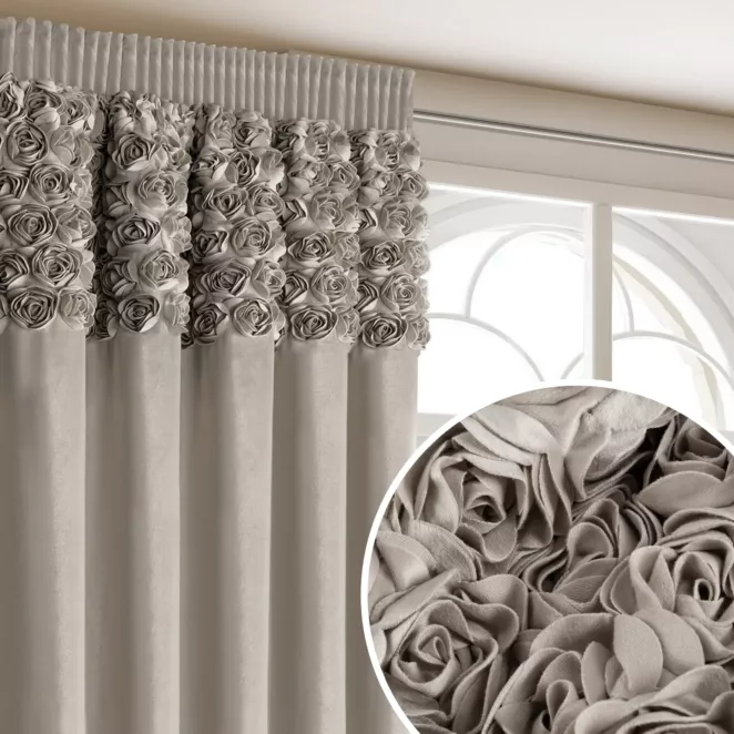 Zasłona beżowa z welwetu zdobiona aplikacją 3D róż 140x270 cm taśma - ROSES Eva Minge