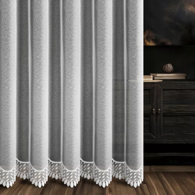 Firana szyta na taśmie 5 cm biała z markizety zdobionej jednym pasem aplikacji z geometrycznym wzorem