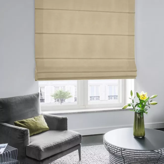 Roleta rzymska DORA - HIT beżowa z miękkiej tkaniny o welurowej strukturze