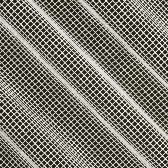 L135/2 Firana szyta na taśmie 5 cm kremowa z luźno tkanej siatki szenilowej, delikatnej i miękkiej w dotyku, wykończona obciążnikiem