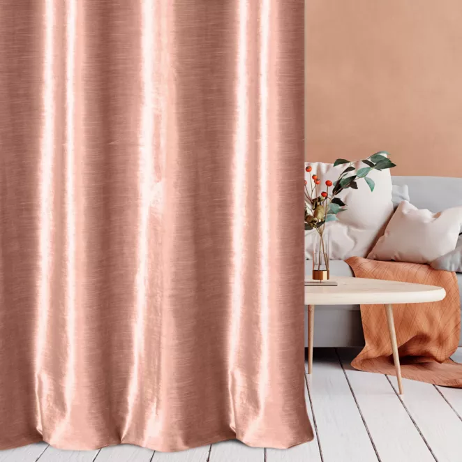 Zasłona szyta na taśmie 5 cm SAFARI 1 pudrowo różowa z miękkiej welwetowej tkaniny z połyskiem i poziomym prążkiem