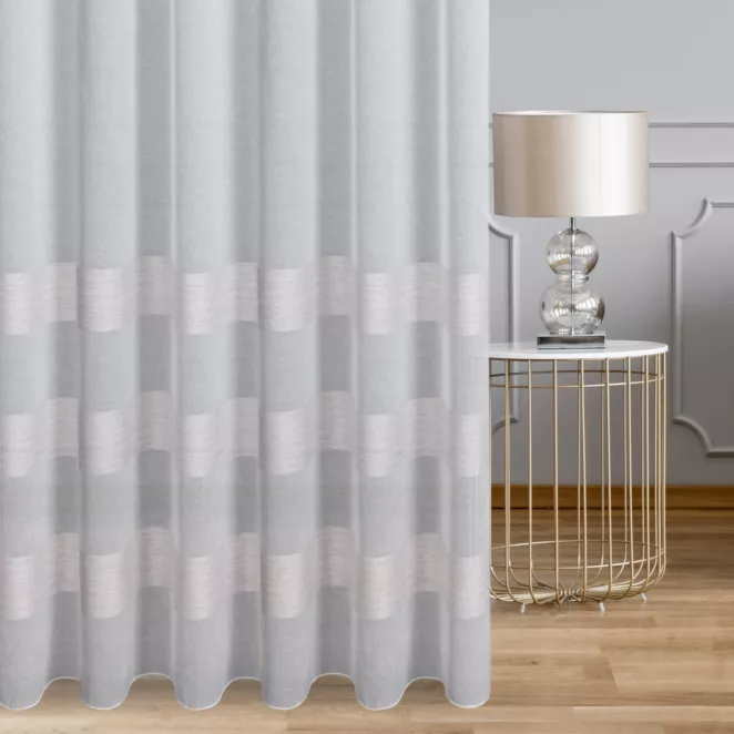 Firana szyta na taśmie 5 cm naturalno beżowa z etaminy zdobionej poziomymi pasami, wykończona obciążnikiem Italissima Eva Minge