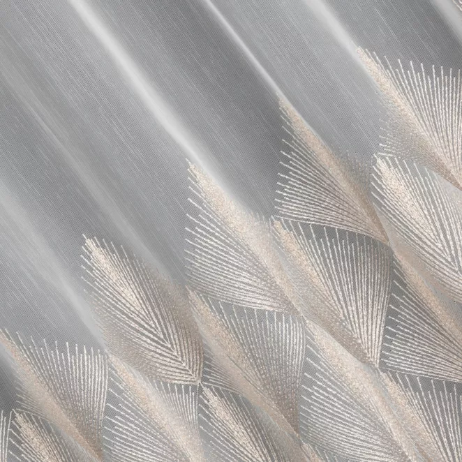 R182/5 Firana szyta na taśmie 5 cm biało złota z tkaniny ADEN haftowanej w geometryczny wzór, wykończona obciążnikiem Pierre Cardin