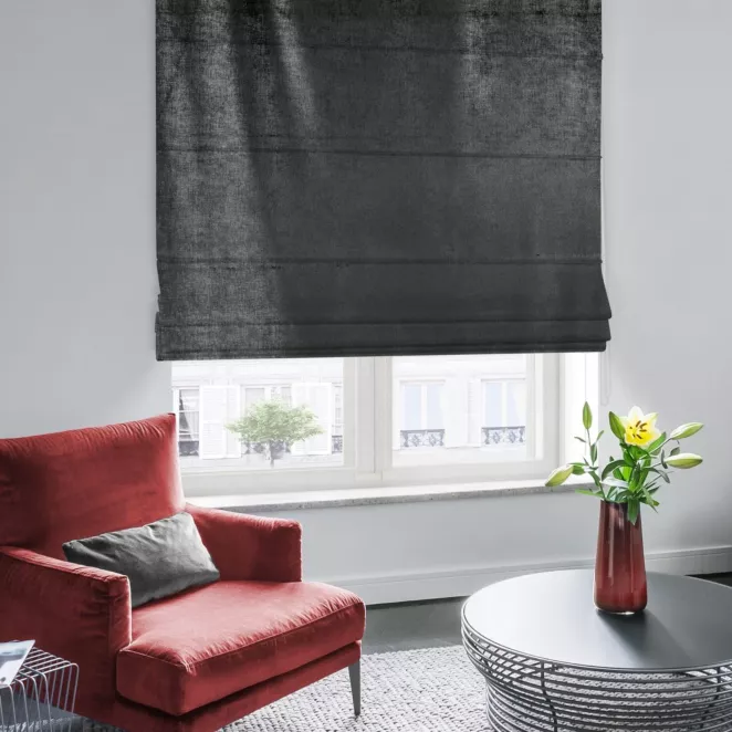 Roleta rzymska ELITE czarno srebrna miękka, welwetowa, typu BLACKOUT 100% zaciemniająca, z połyskującym nadrukiem, o gramaturze 400g/m2