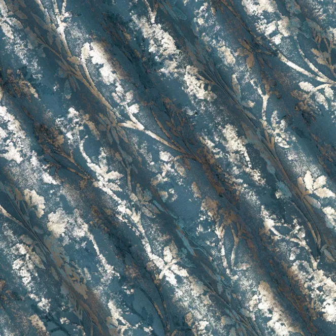 R185/5 Zasłona szyta na taśmie 5 cm ciemnoturkusowo złocista z grubej, welwetowej tkaniny z roślinnym wzorem, zdobiona delikatnie połyskującym nadrukiem