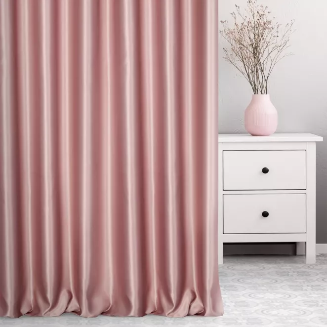 Zasłona szyta na taśmie 5 cm ciemnoróżowa z jednokolorowej gładkiej tkaniny