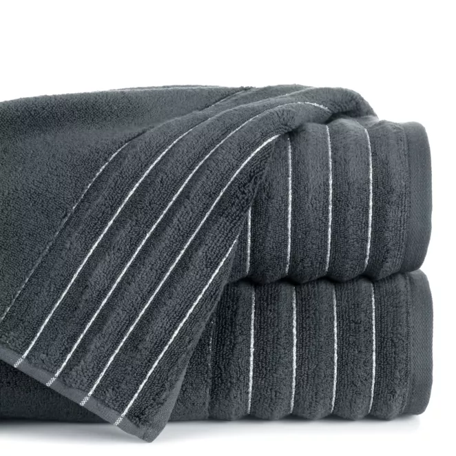Ręcznik kąpielowy 50x90 cm kolor stalowy zdobiony prążkami z błyszczącej nici 500 g/m2 LUNARI